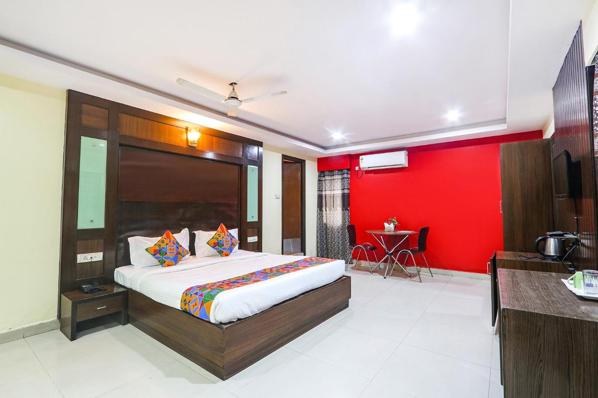 Fabhotel Royal Residency II - Nr Lakdikapul Metro Station Хайдарабад Экстерьер фото