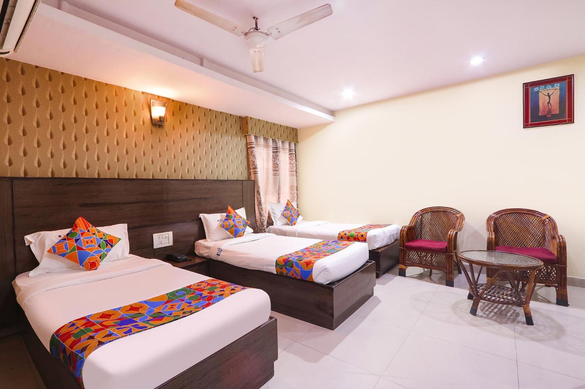 Fabhotel Royal Residency II - Nr Lakdikapul Metro Station Хайдарабад Экстерьер фото