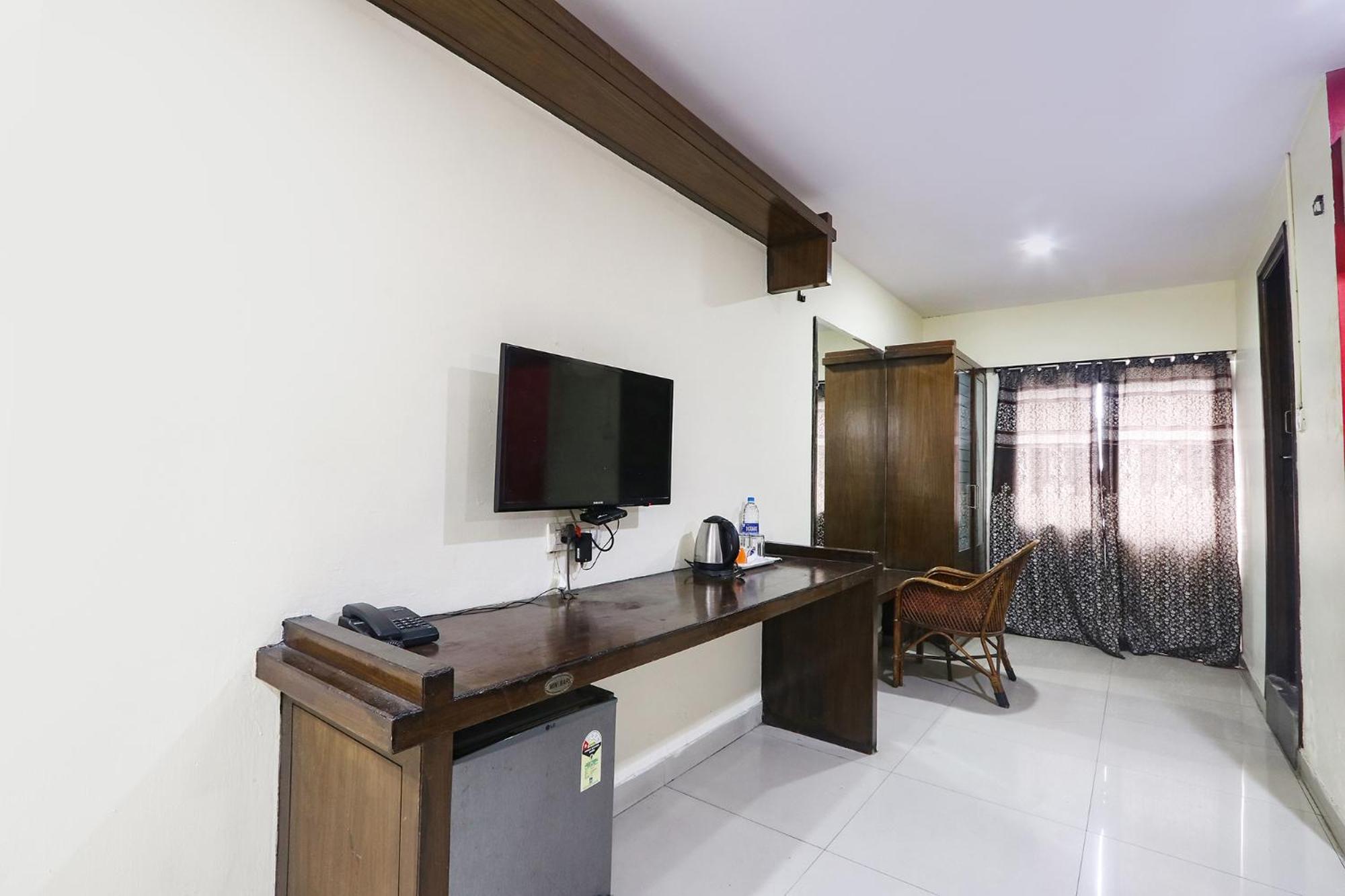Fabhotel Royal Residency II - Nr Lakdikapul Metro Station Хайдарабад Экстерьер фото